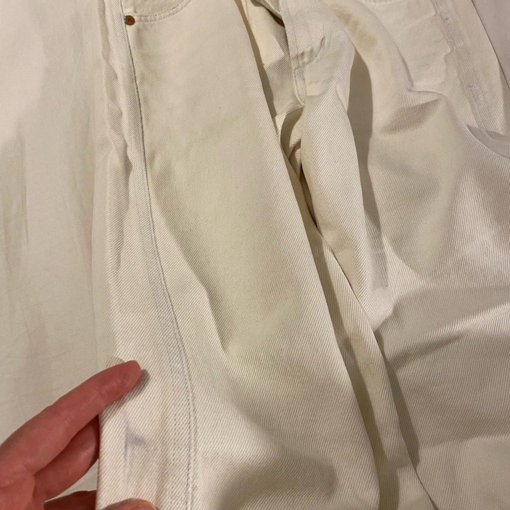 Citizens of humanity aritzia collaboration. White straight crop at ankle.Size 24 - Picture 7 of 10